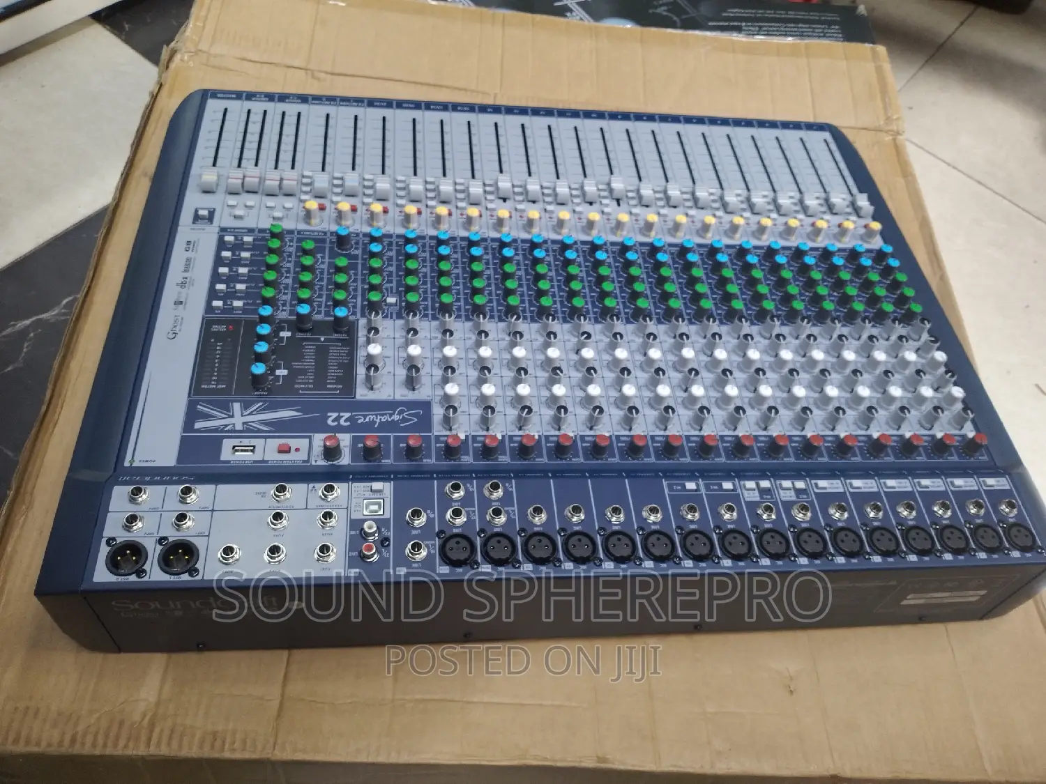 Signature 22 Channel Plain Mixer