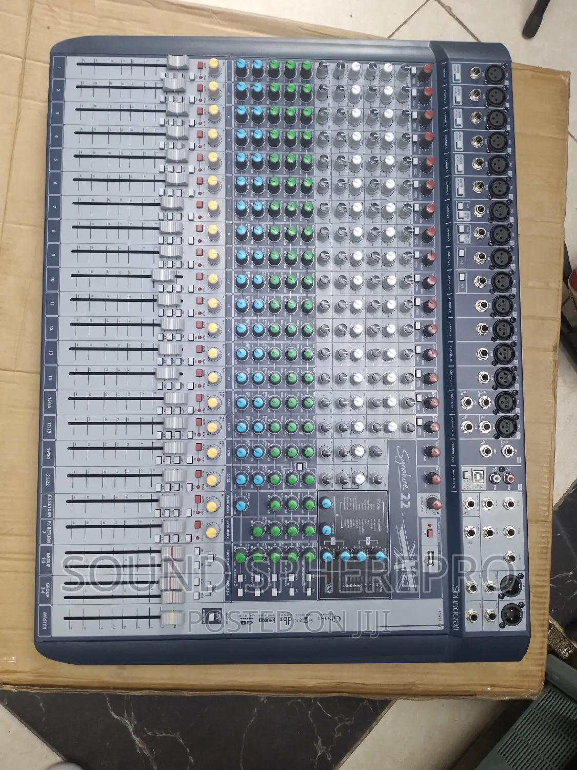 Signature 22 Channel Plain Mixer