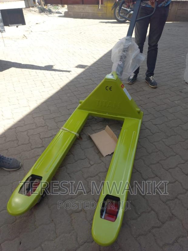 Hydraulic Pallet Truck Titan 3000kgs - thumbnail 4
