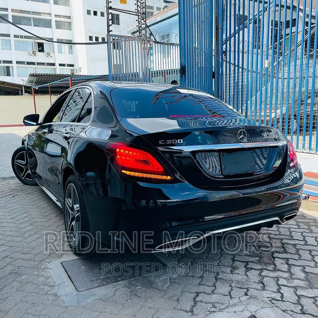 Mercedes-Benz C200 2017 Matt Black