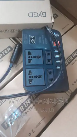 300W Car Inverter With 4 Usb Ports and 4 Charging Sockets