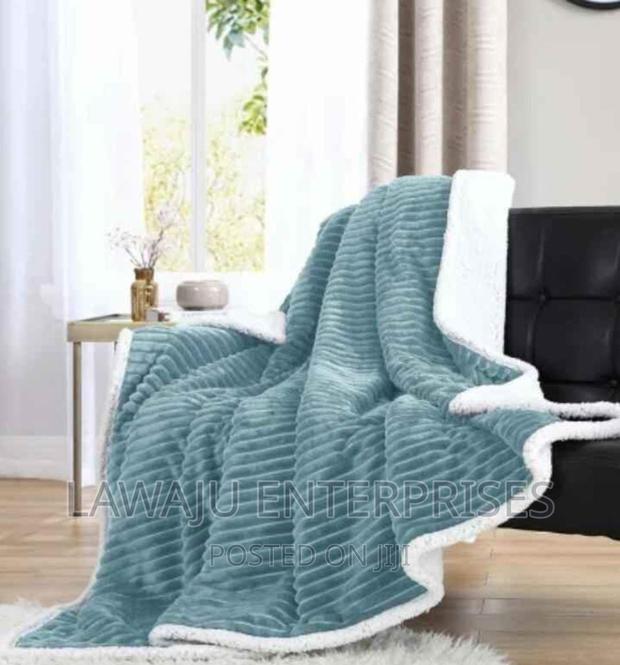 Turquoise Heavy Sherpa Flannel Blanket - thumbnail 3