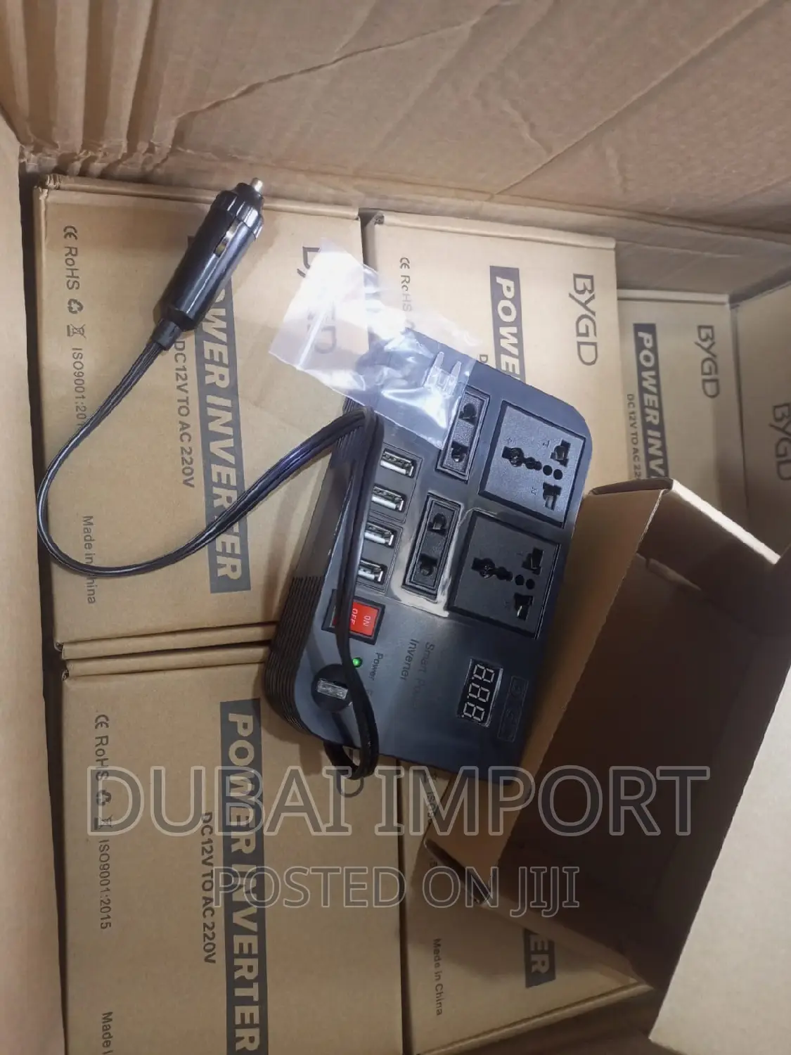 300W Car Inverter With 4 Usb Charging Ports and 4 Changing P