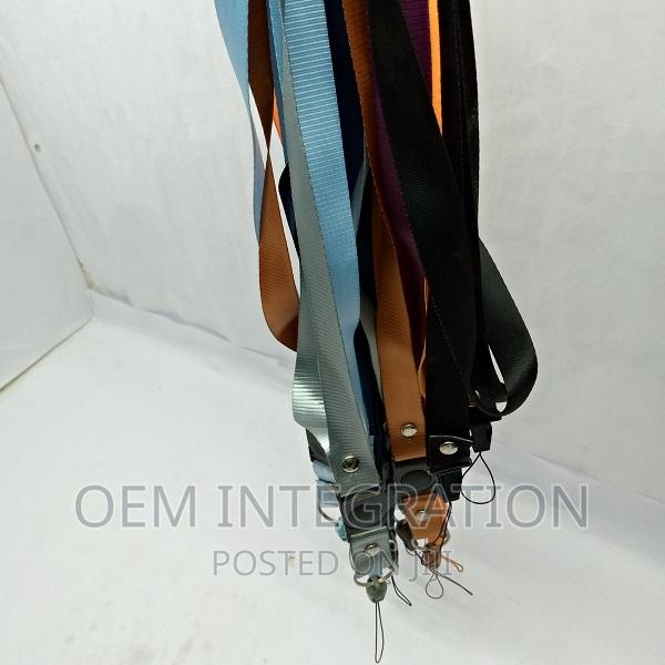 4 Name Tag Hangers - thumbnail 2