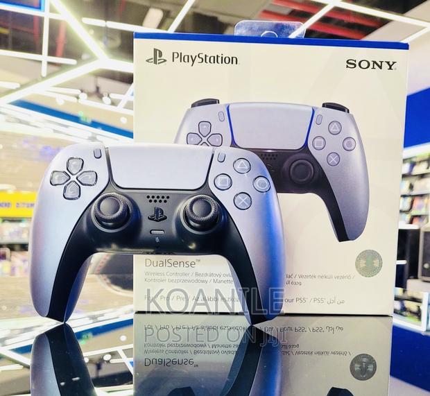 PS5 Dualsense Controller (Sterling Silver) - main view