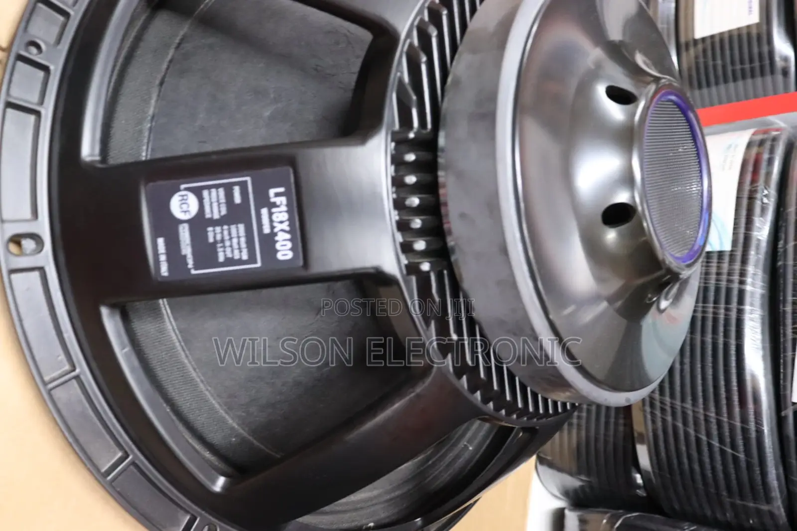 RCF L18P400. 18 Inches/1000w