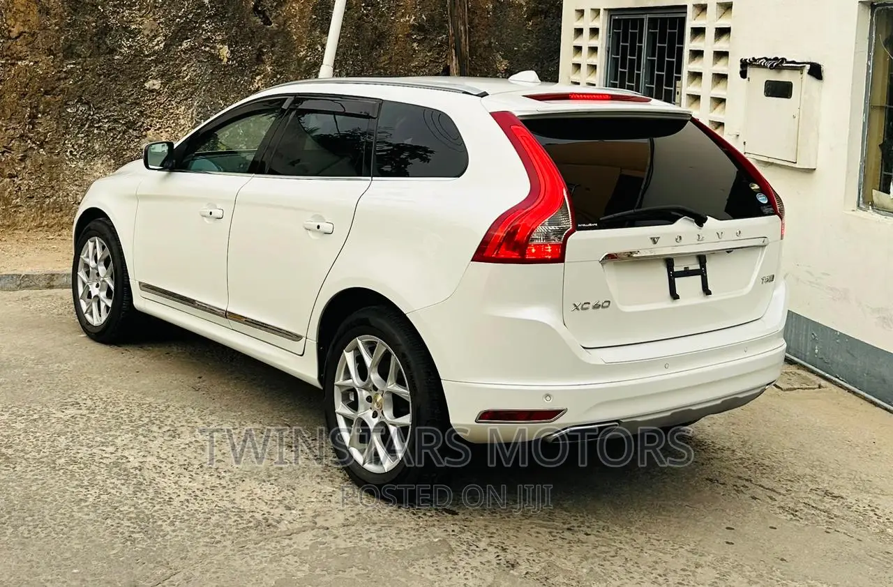 Volvo XC60 T5 Dynamic AWD 2017 White