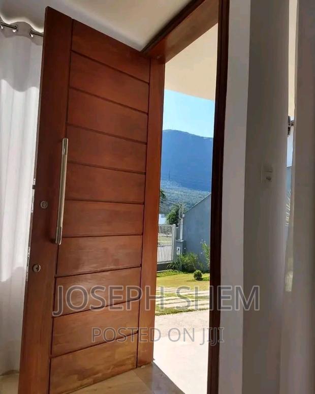 Mahogany and Frame Doors - thumbnail 5