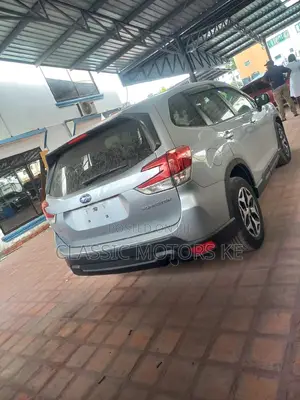Subaru Forester 2.5i Premium AWD 2018 Gray