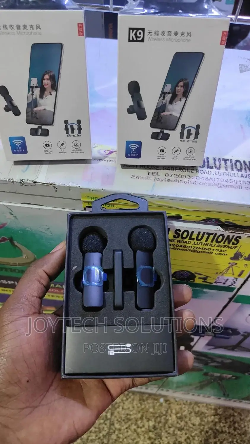 Type C Dual Wireless Lavalier Lapel Microphone .