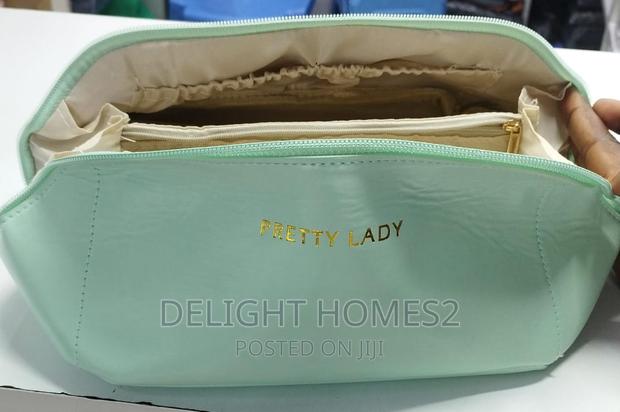 Multifunctional Waterproof Large Cosmetic Bag - thumbnail 3