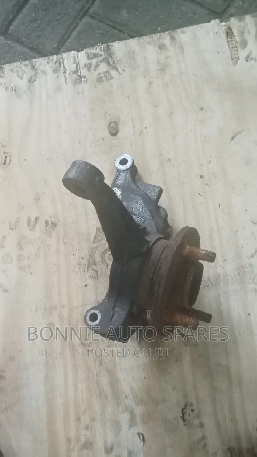 Demio 2010 Front Hub
