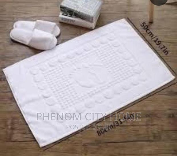 White Absorbent Bathmats