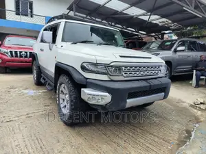 Toyota FJ Cruiser 2017 White