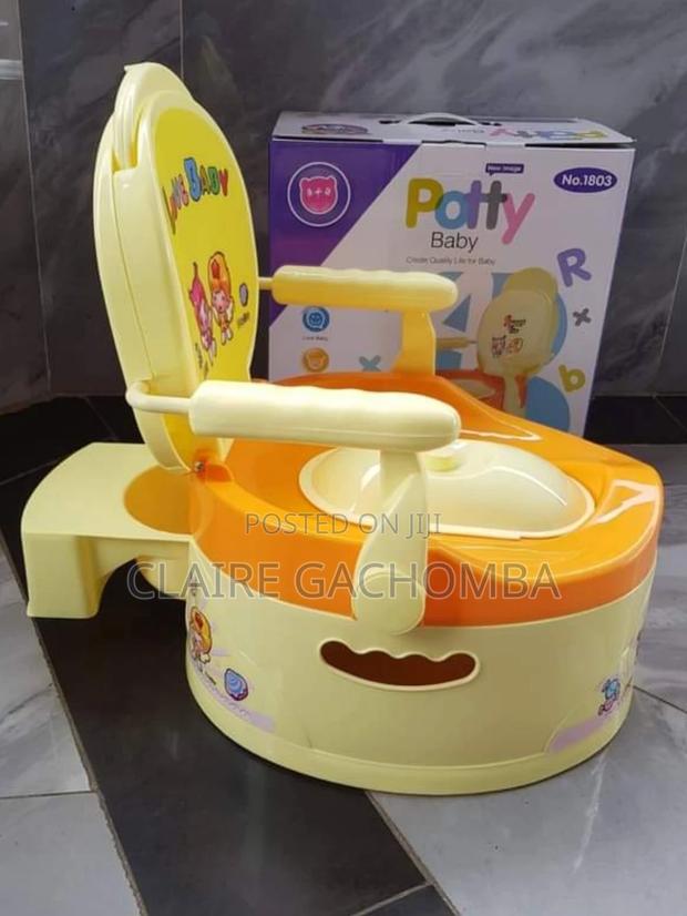 New Fancy Potty Available With Handle - main view