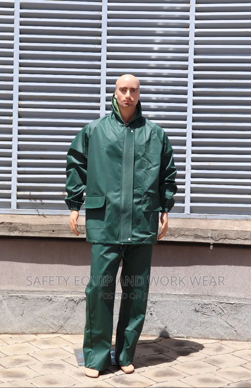 Get Comfortable Spray Suits With Ankle Closures