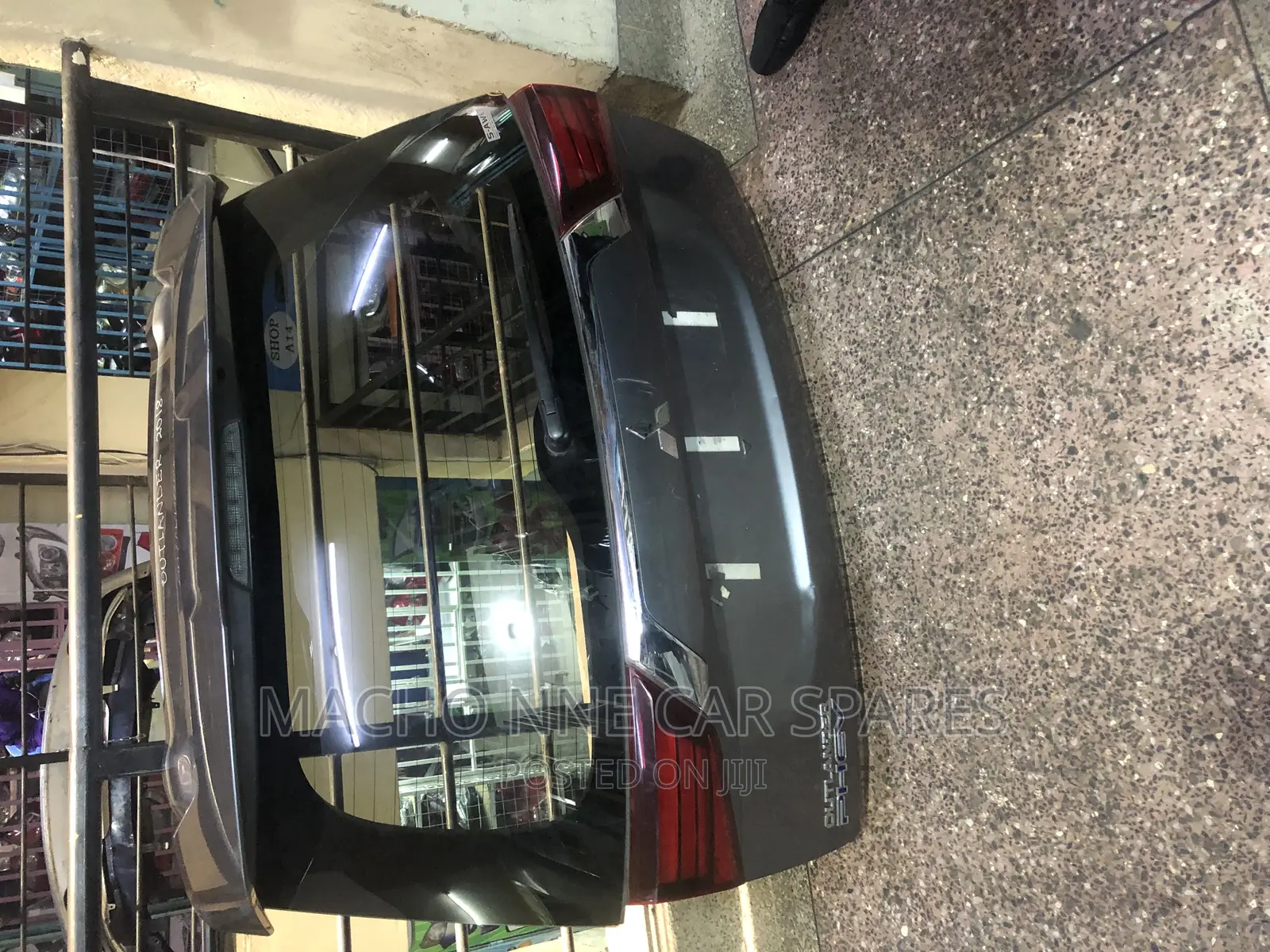 Mitsubishi Outlander 2016 Boot (Manual)