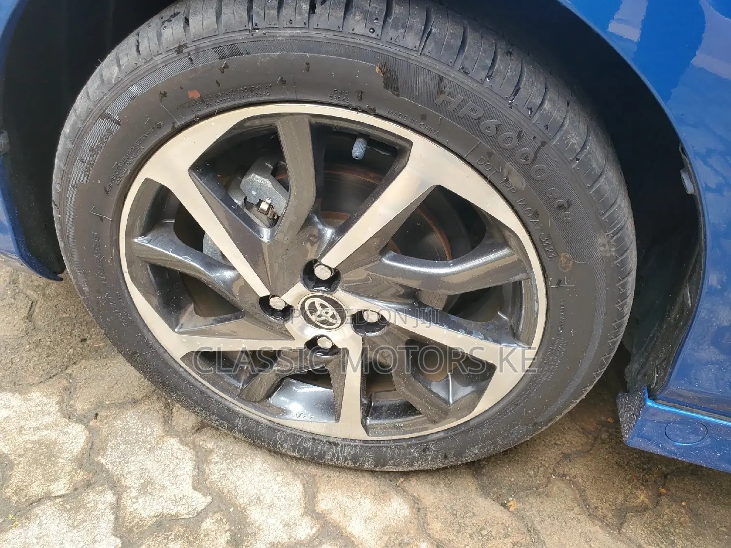 Toyota Vitz 1.3 AWD 5dr 2018 Blue