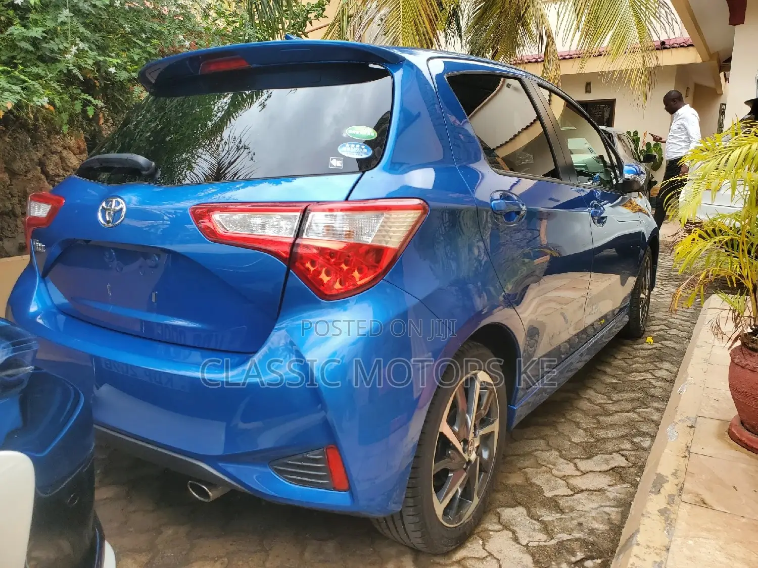 Toyota Vitz 1.3 AWD 5dr 2018 Blue