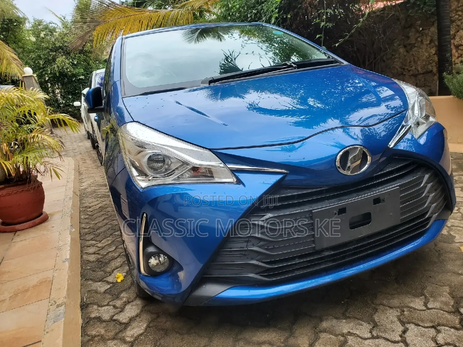 Toyota Vitz 1.3 AWD 5dr 2018 Blue