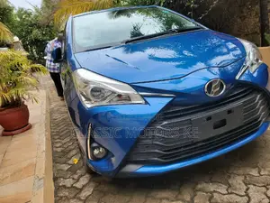 Toyota Vitz 1.3 AWD 5dr 2018 Blue