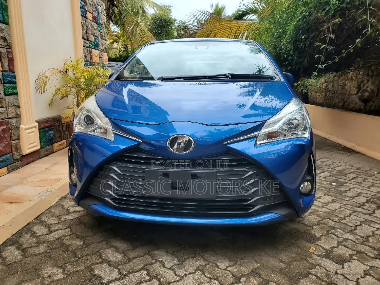 Toyota Vitz 1.3 AWD 5dr 2018 Blue