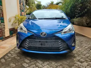 Toyota Vitz 1.3 AWD 5dr 2018 Blue