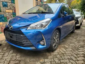 Toyota Vitz 1.3 AWD 5dr 2018 Blue