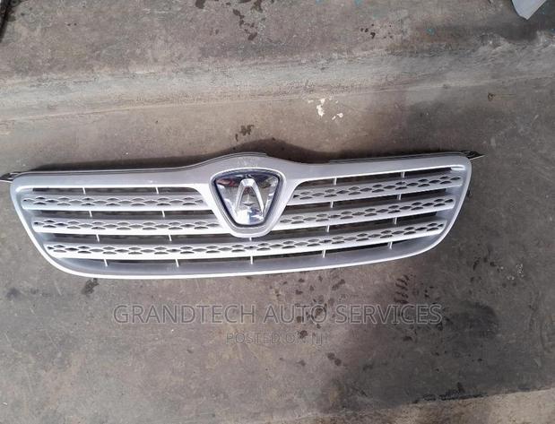 Toyota Ist Grille