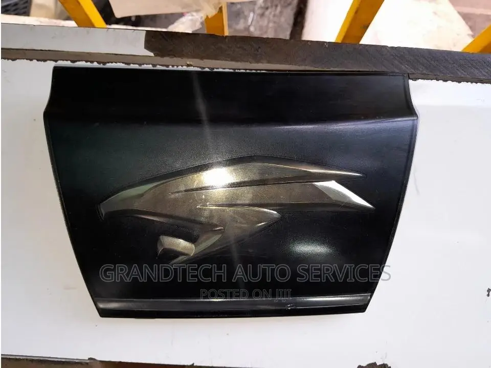 Toyota Harrier Logo