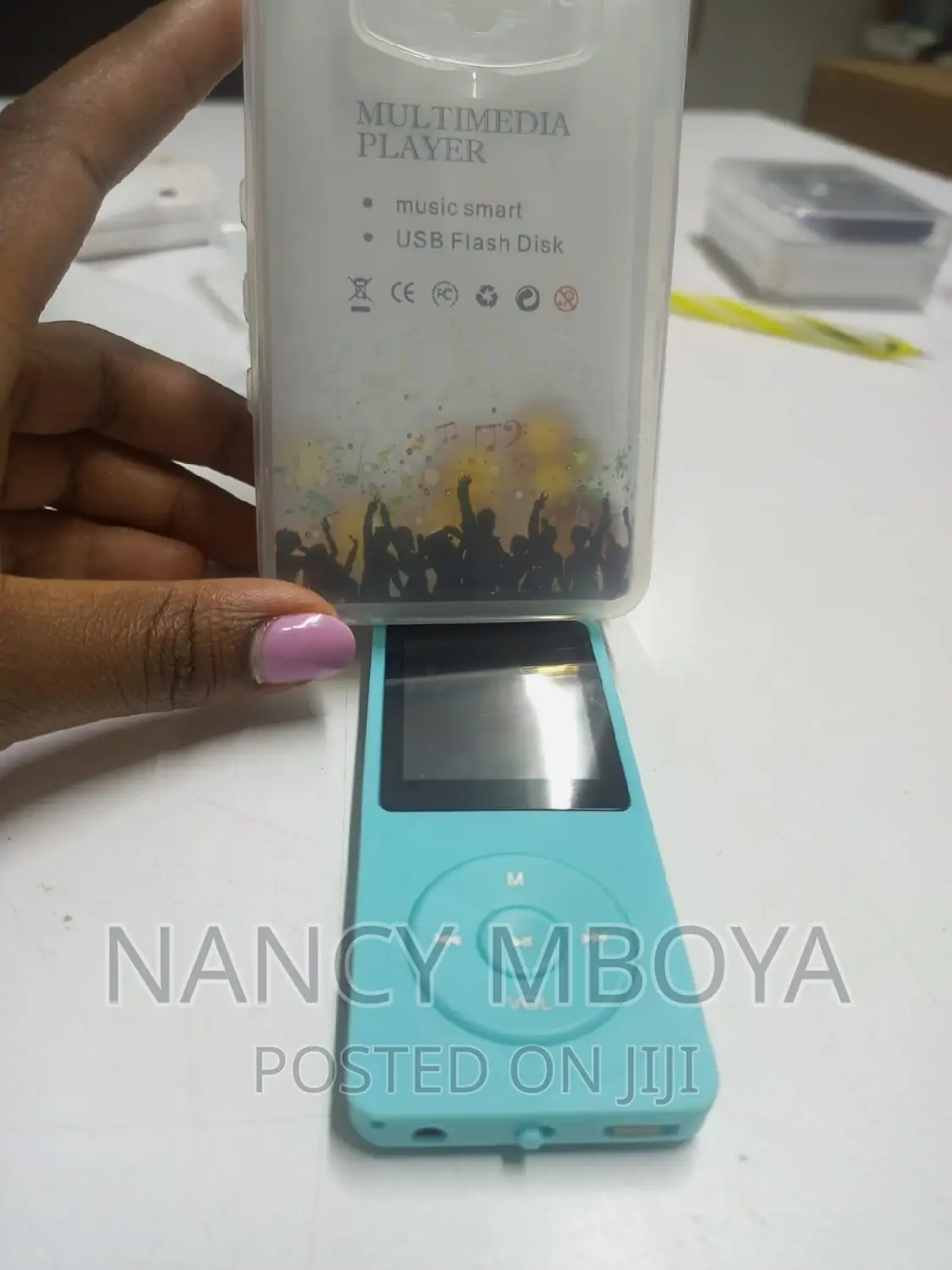 Bluetooth MP4 Player With Slot for Memory Card Supportu To12