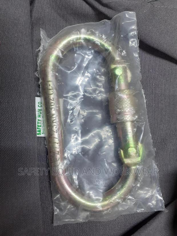 Get Mountaineering Carabiner At Discounted Price - main view