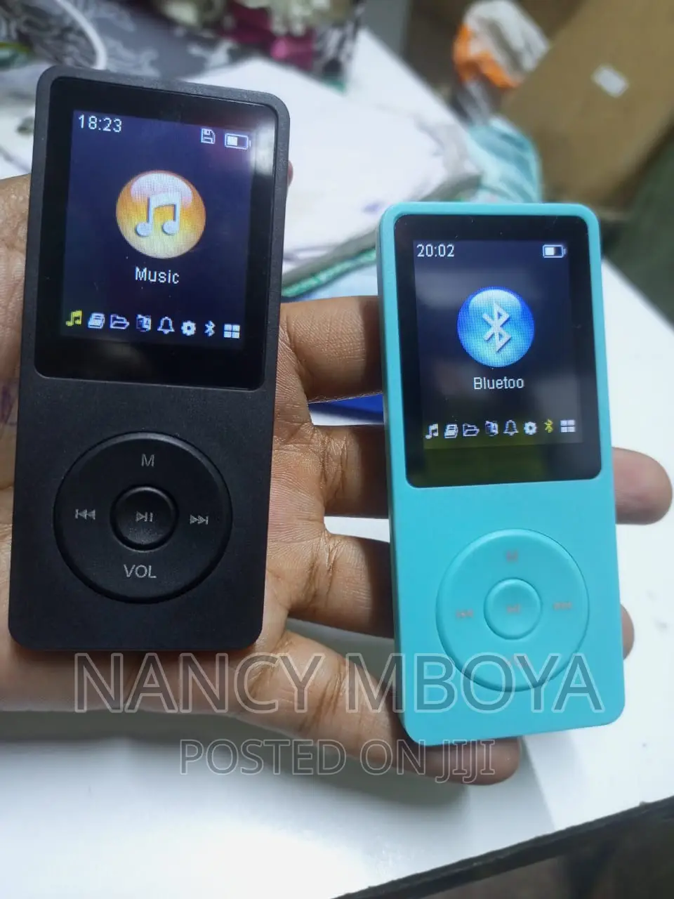 Bluetooth Mp4 Player Black and Blue