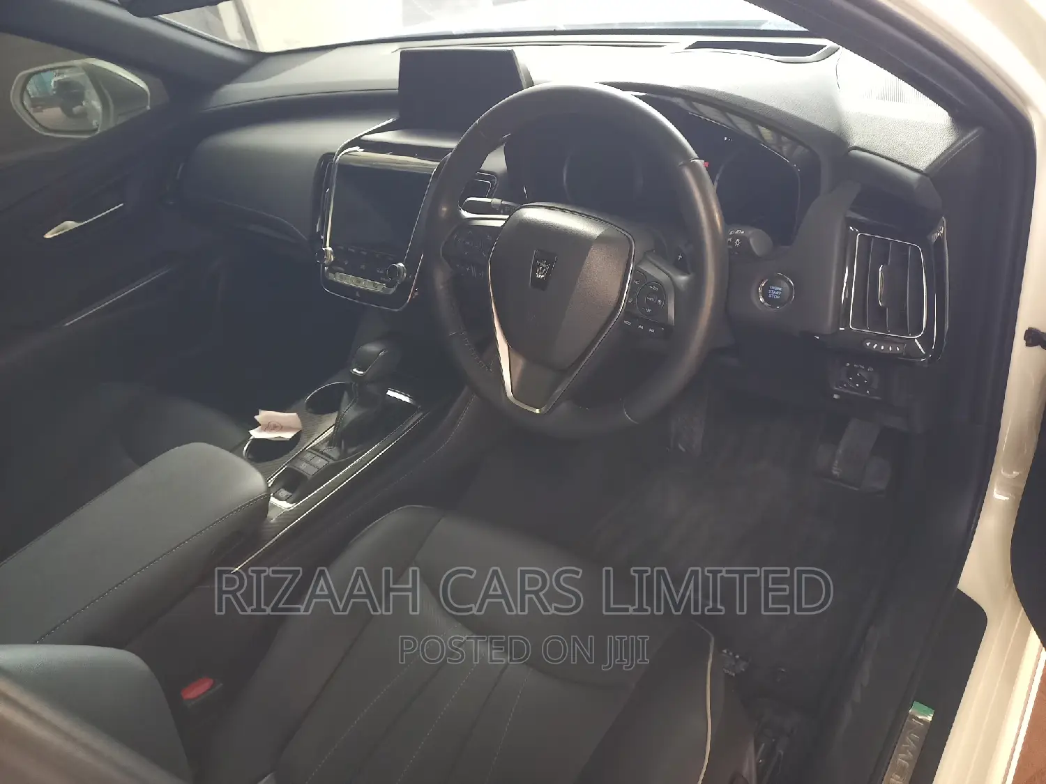 Toyota Crown 2019 White