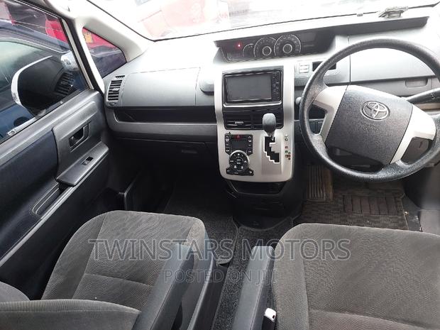 Toyota Voxy 2013 White - thumbnail 5