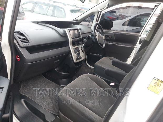 Toyota Voxy 2013 White - thumbnail 6