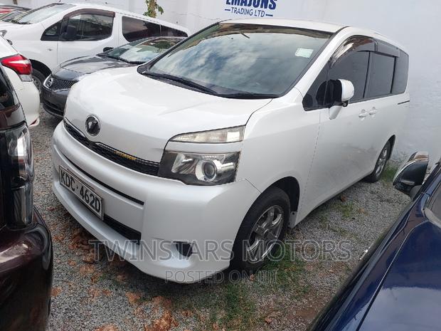 Toyota Voxy 2013 White