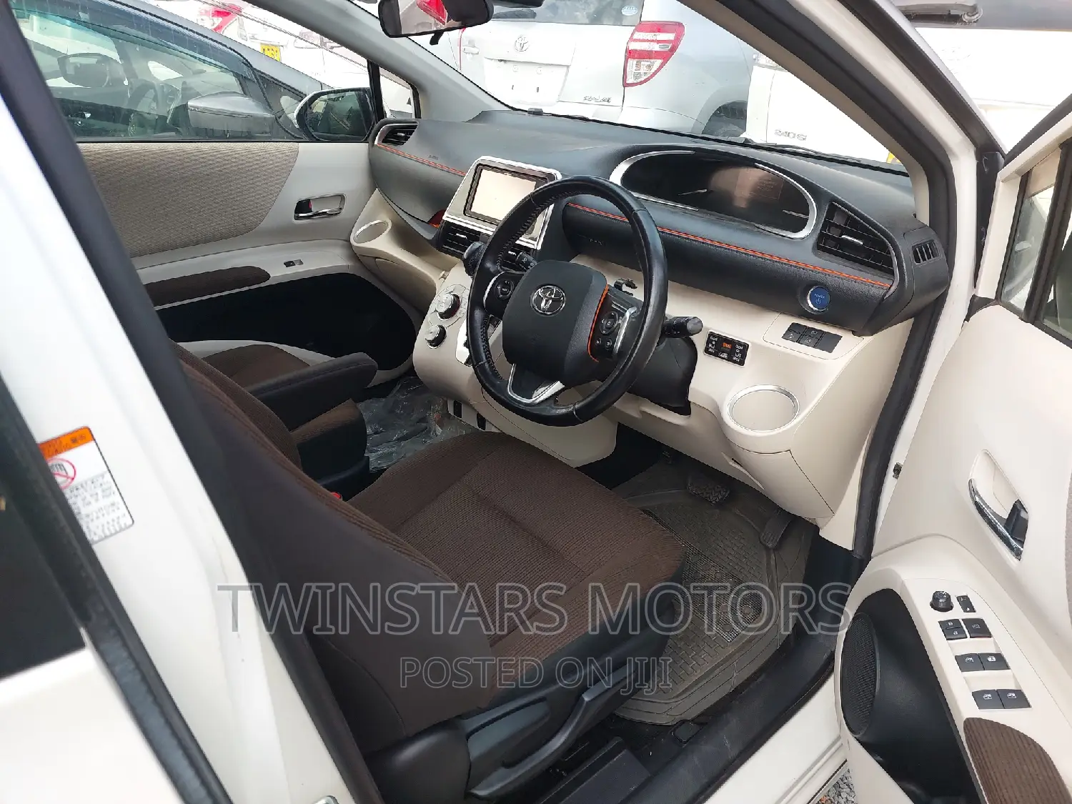 Toyota Sienta 2017 White