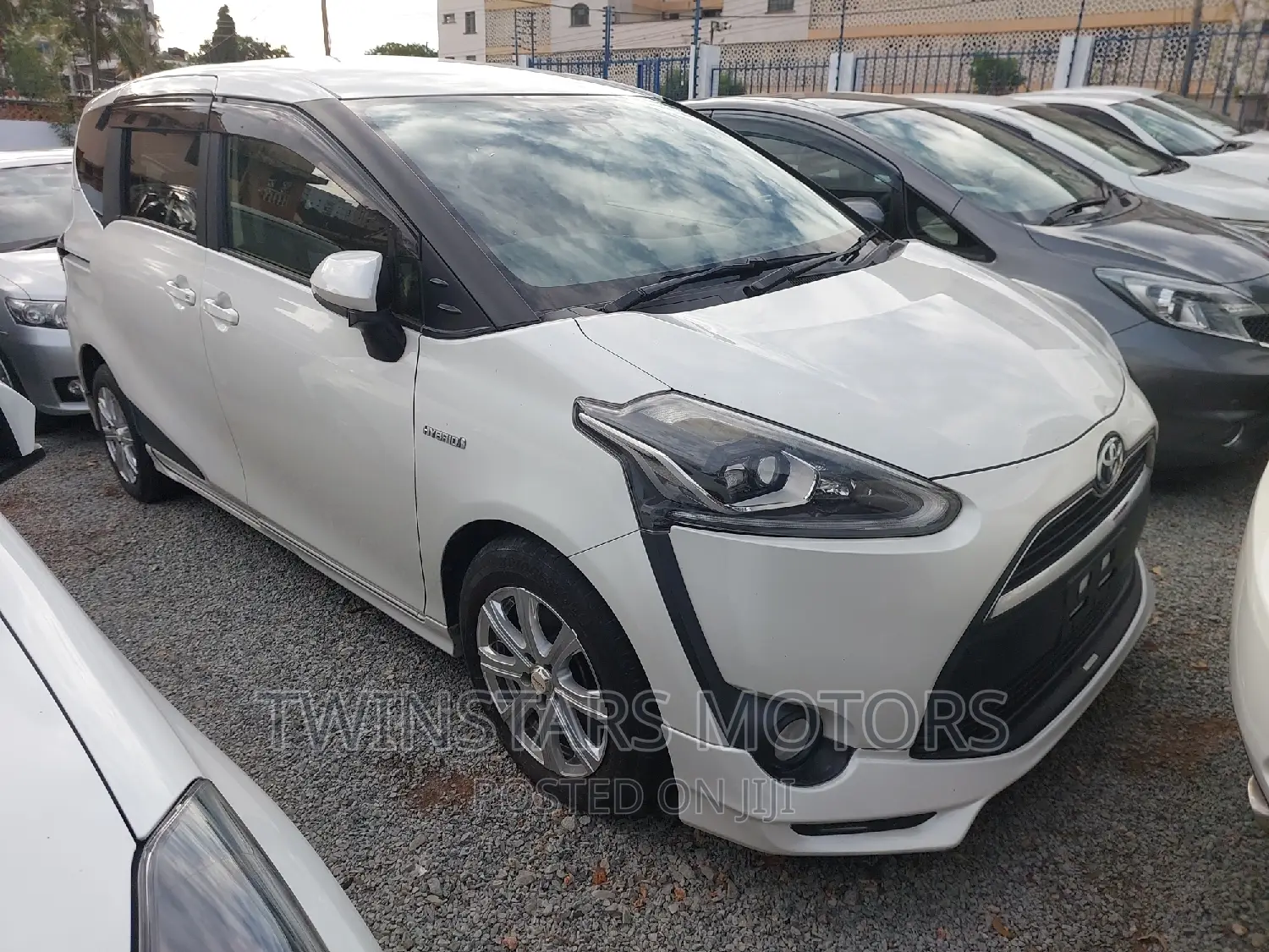 Toyota Sienta 2017 White