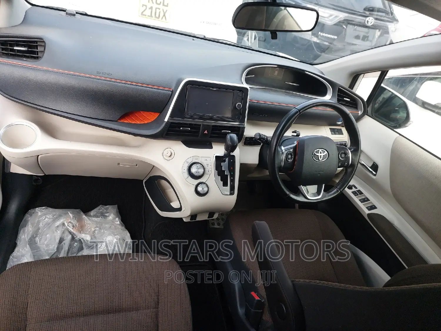 Toyota Sienta 2017 White
