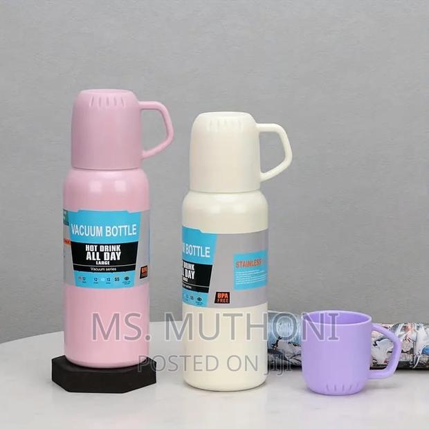 Double Wall 648ml Vacuum Thermos Available in 4 Colours - thumbnail 2