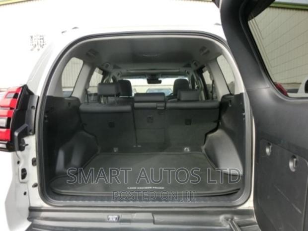Toyota Land Cruiser Prado 2018 Pearl - thumbnail 10