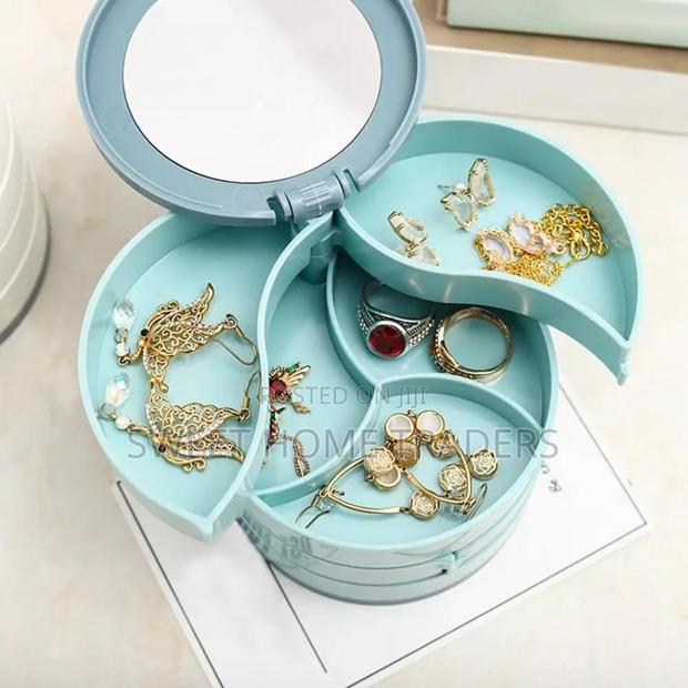 *4layered Rotating Accessories Storage*