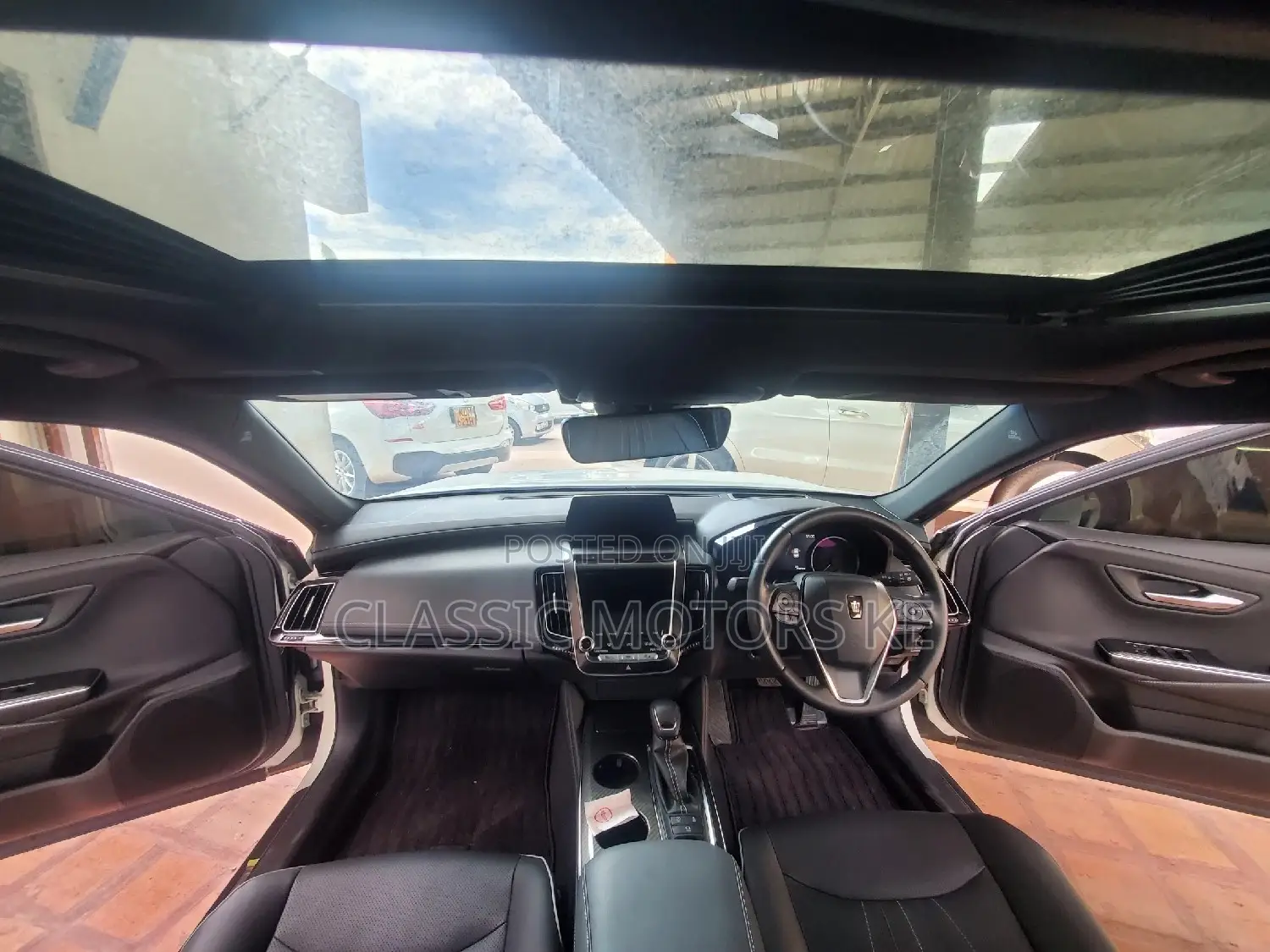 Toyota Crown 2019 White