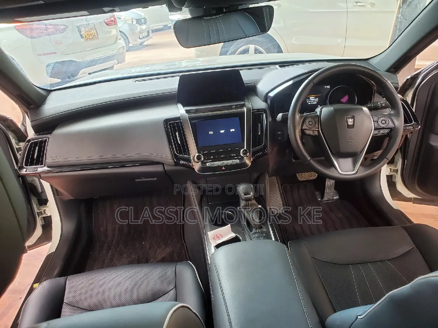 Toyota Crown 2019 White