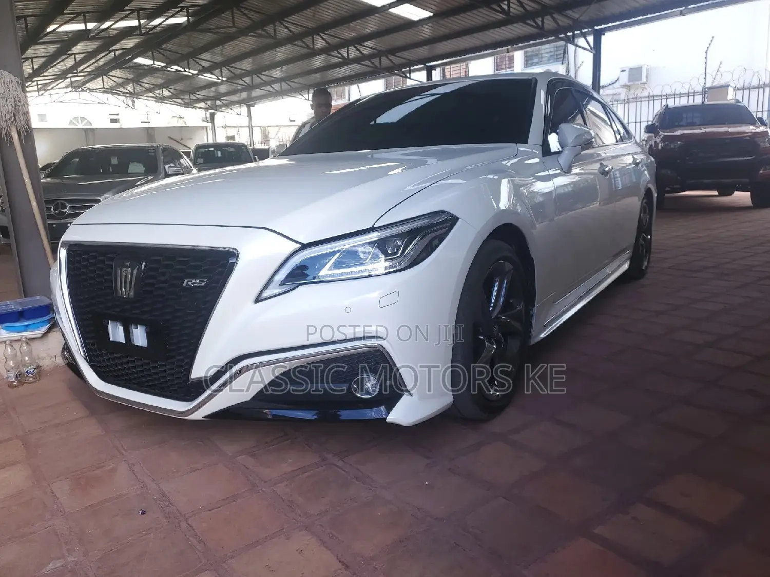 Toyota Crown 2019 White