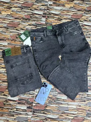 Plain Wash Slimfit Straight Men's Denim Jeans
Size 30 to 40