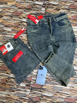 Plain Wash Slimfit Straight Men's Denim Jeans
Size 30 to 40
