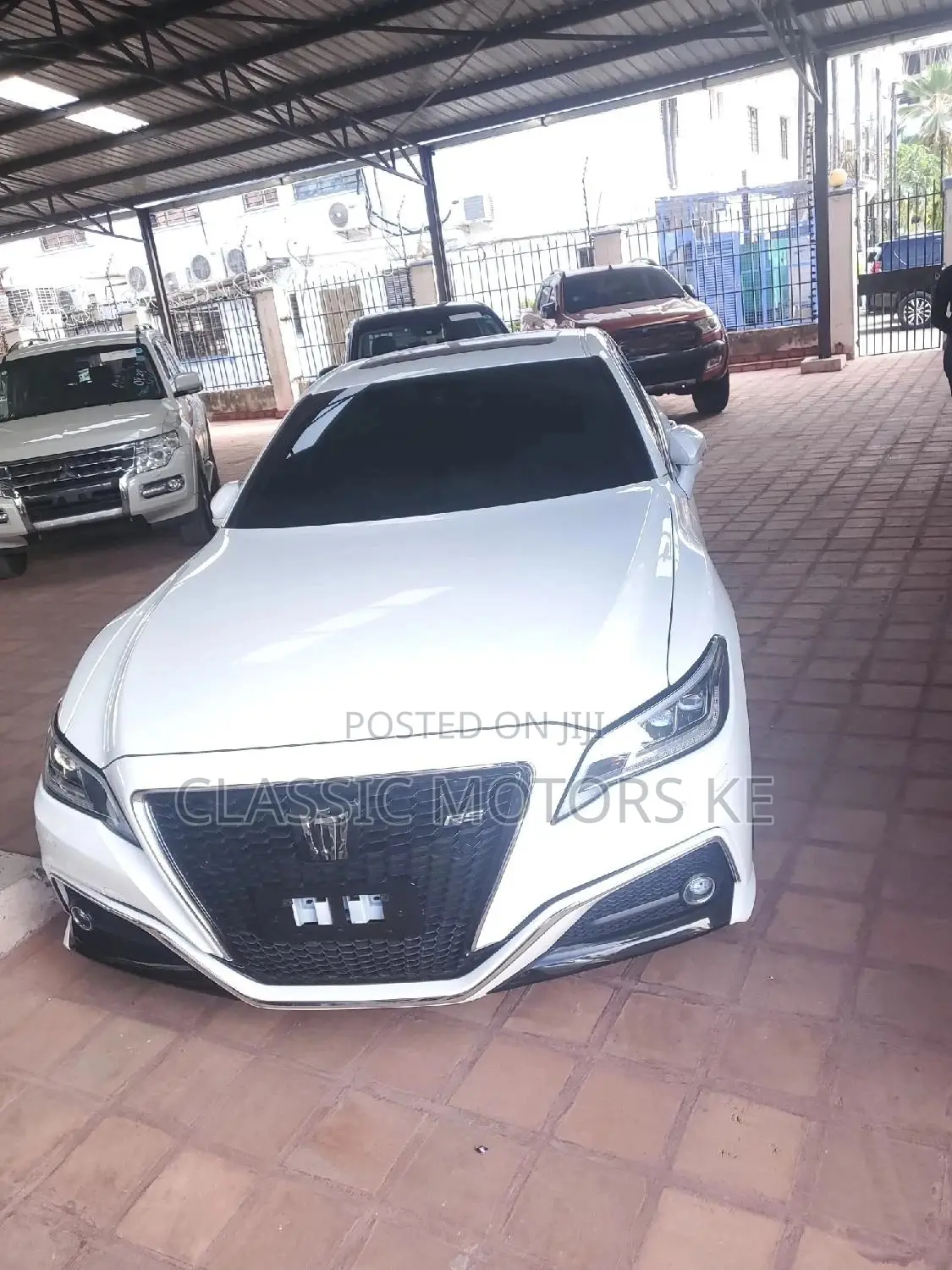 Toyota Crown 2019 White