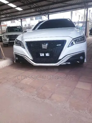 Toyota Crown 2019 White